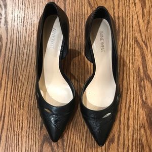 EUC Nine West black pumps